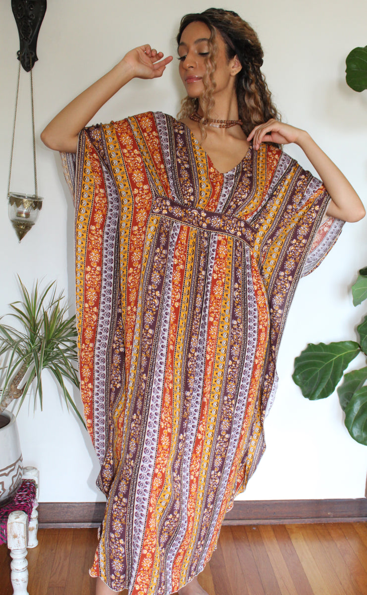 FLARED SLEEVE COLD SHOULDER SHORT KAFTAN DESERT VISIONS main image 1