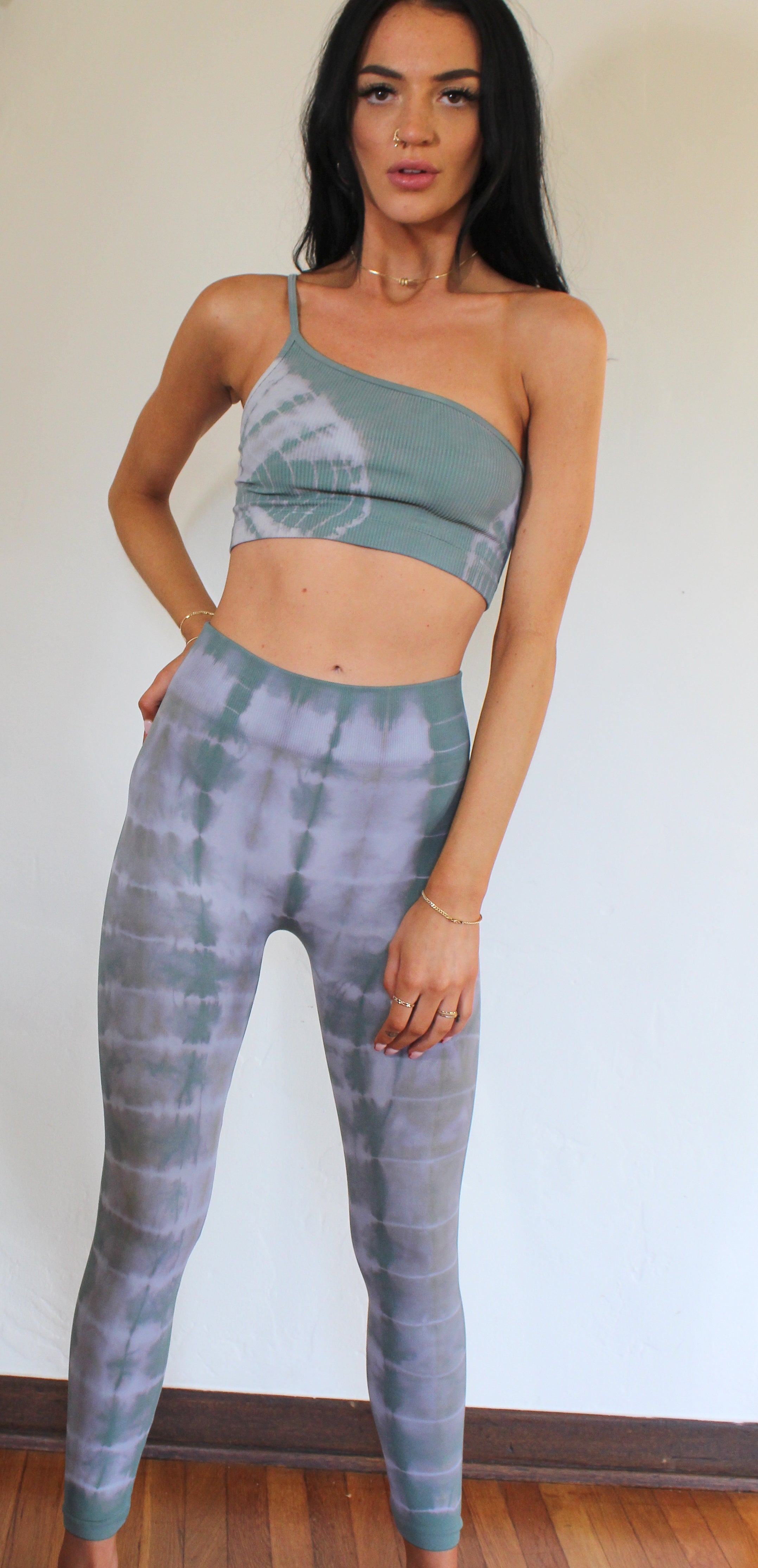 High Vibe Tie Dye Legging in Grey Stone - Yoga Clothing by Daughters of  Culture